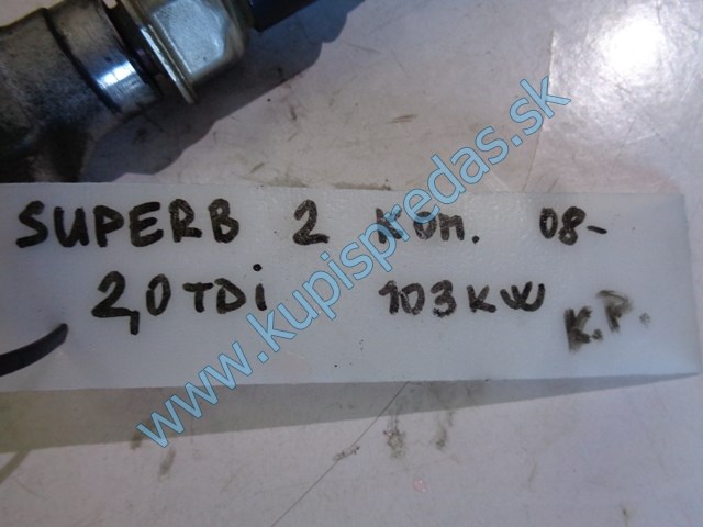 palivová rampa na škodu superb II , 03L130089P